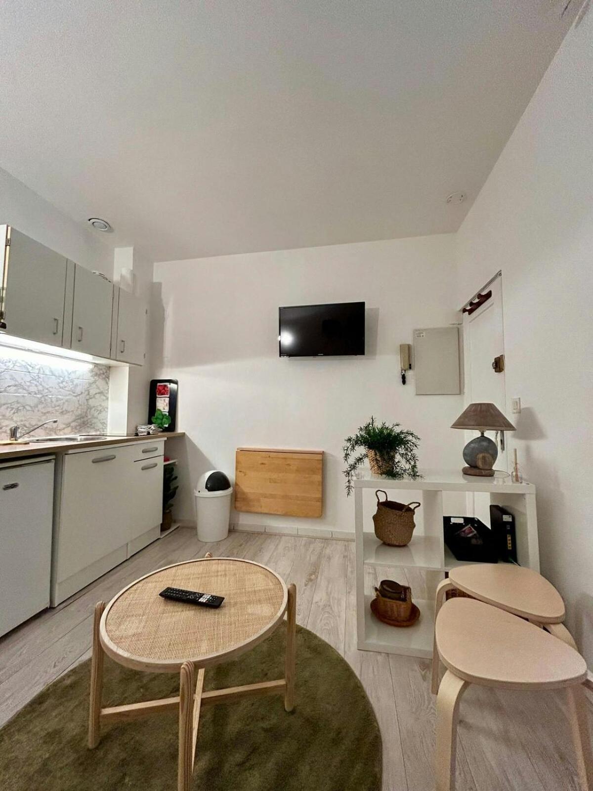 Apartament Au Charme Des Carmes - T1 Sur Cour - Metro A & B Tuluza Zewnętrze zdjęcie